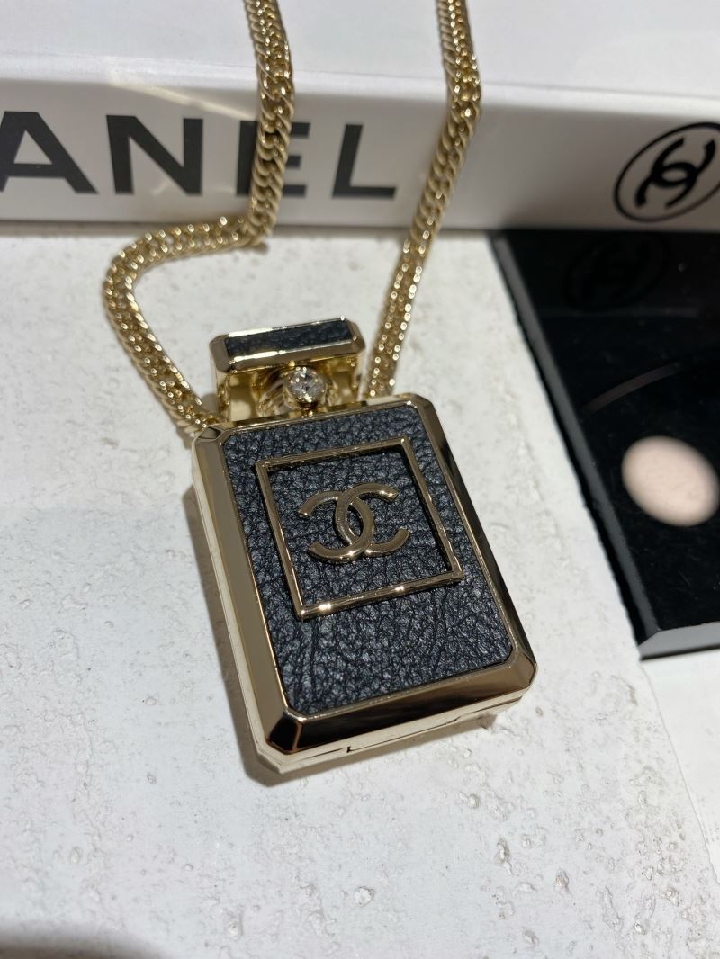 Unclassified Brand Necklaces